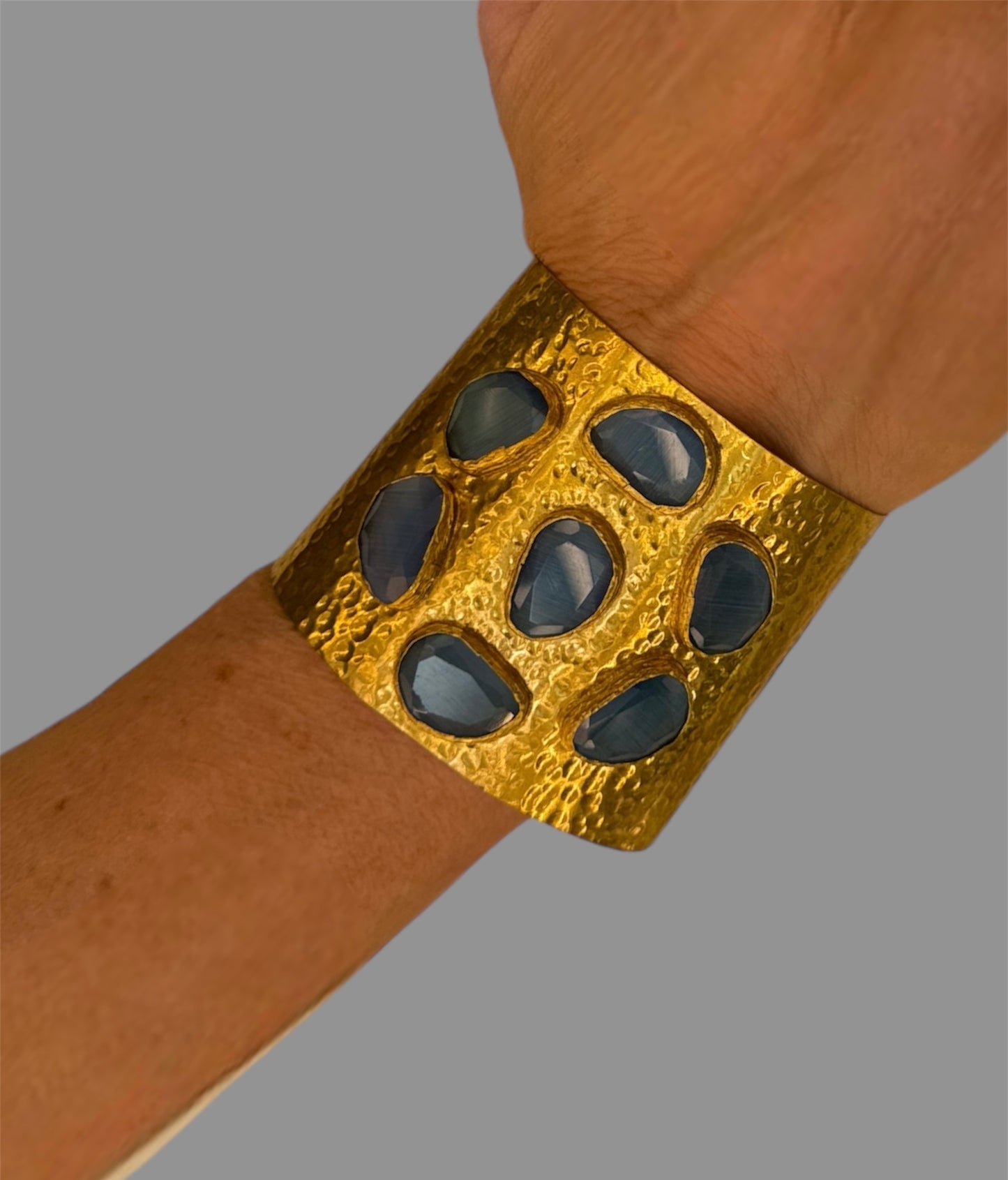 Bracciale rigido