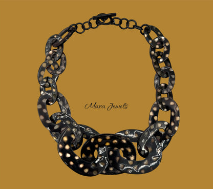 Collana in corno leopardata