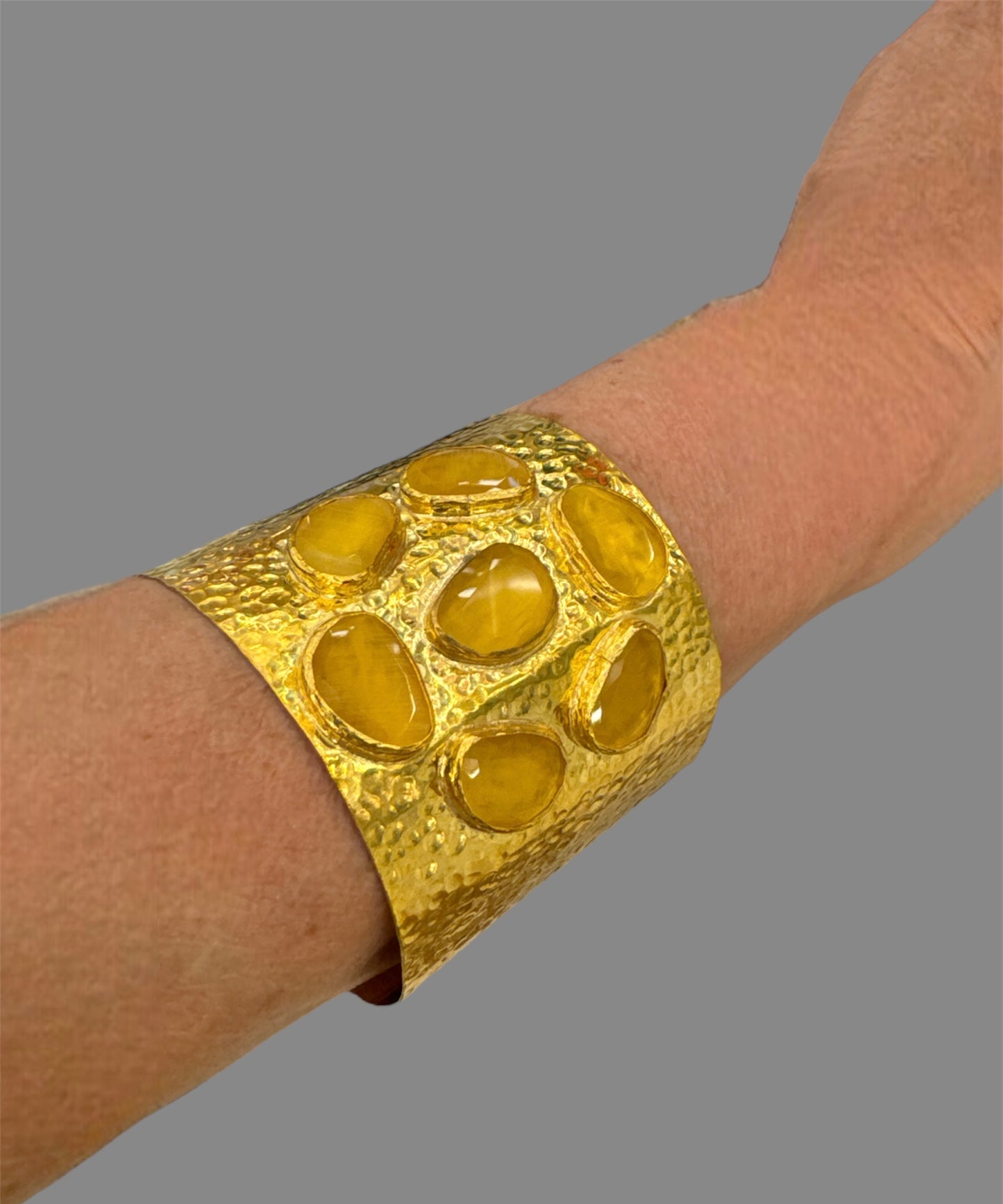 Bracciale rigido